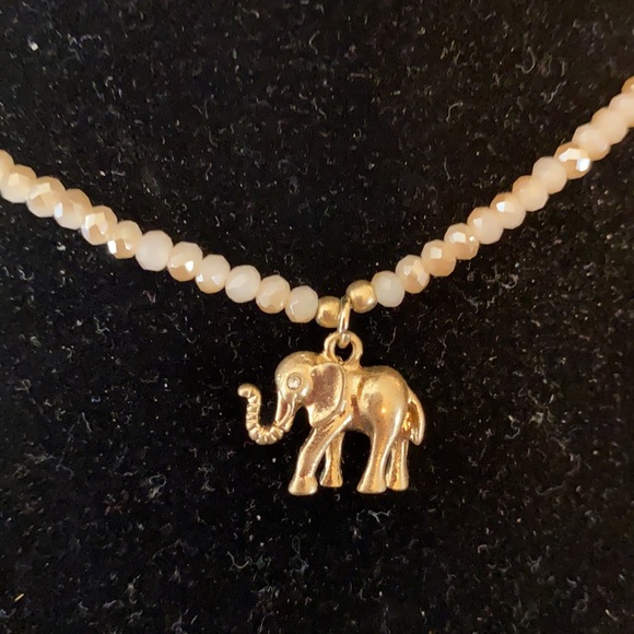 White and gold necklace bundle - Picture 4 of 8